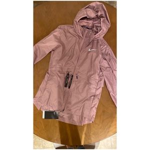 Nike women’s running shell / rain jacket XS